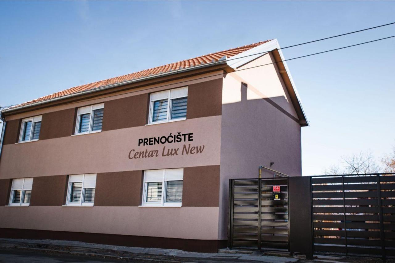Apartmani Centar Lux New Zrenjanin Exterior foto