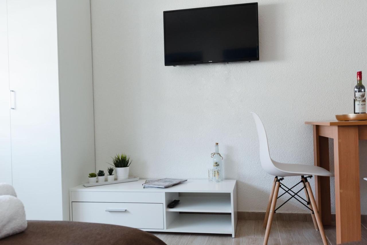 Apartmani Centar Lux New Zrenjanin Exterior foto