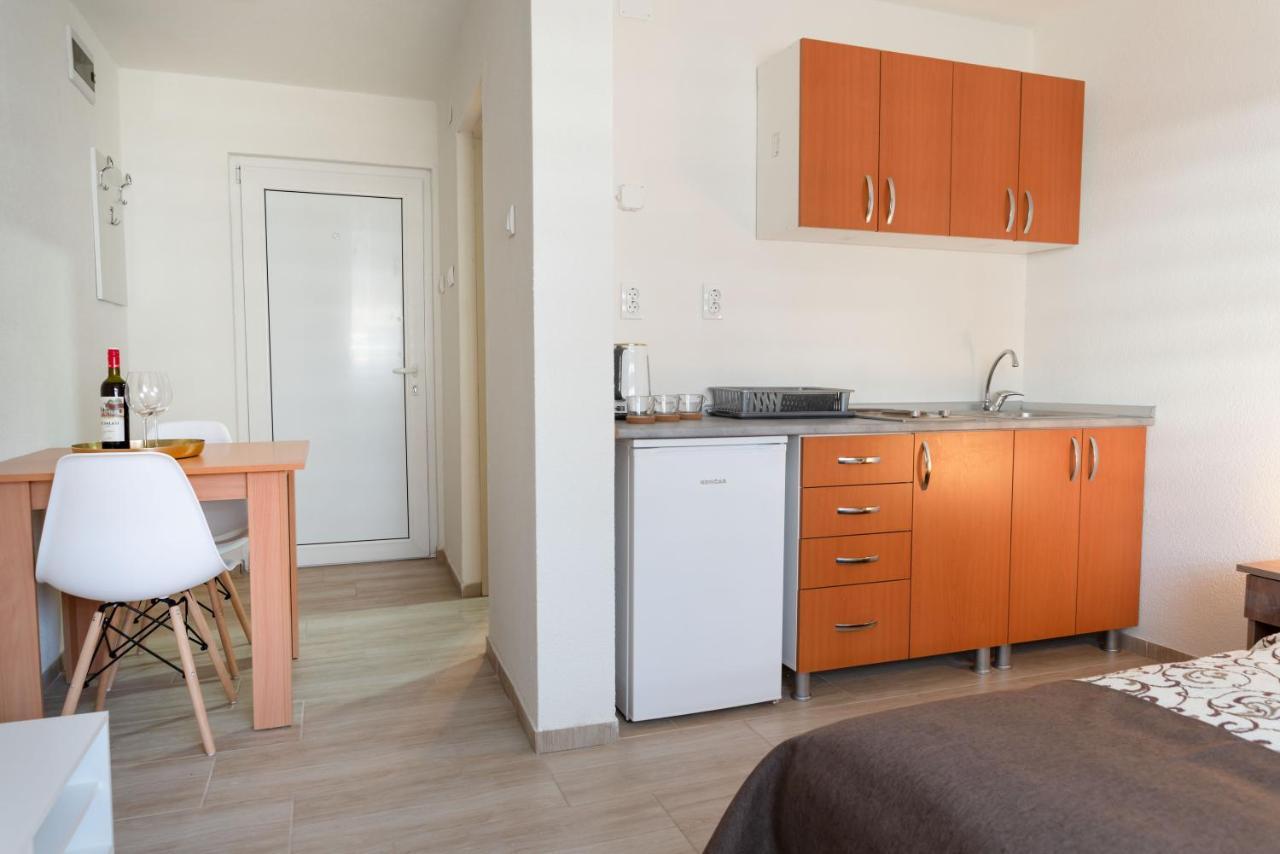 Apartmani Centar Lux New Zrenjanin Exterior foto